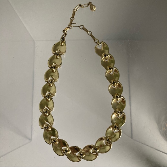 Vintage CORO Necklace 1960’s Signed Textured and Embossed Necklace. - Picture 3 of 7